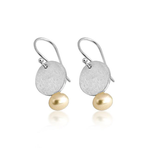 Matt drop earring with freshwater pearl