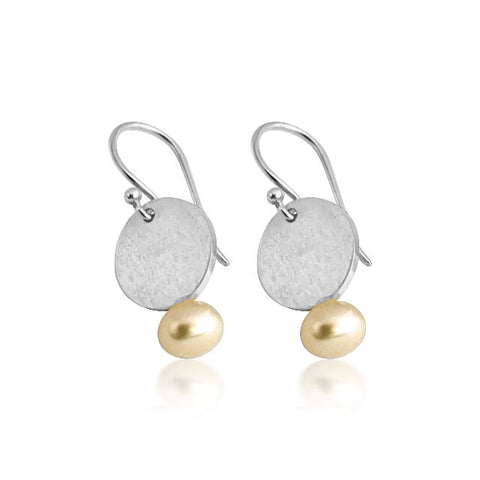 Matt drop earring with freshwater pearl