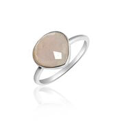 Pink quartz ring